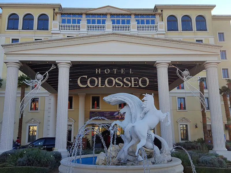 Accueil de l'hôtel Colosseo